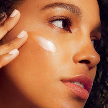 Load image into Gallery viewer, Clé de Peau Beauté UV Protective Cream SPF 50+

