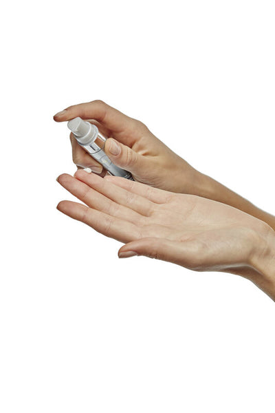Clé de Peau Beauté Concentrated Brightening Eye Serum