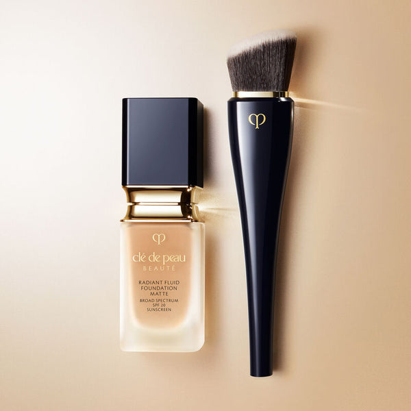 Clé de Peau Beauté High Coverage Foundation Brush