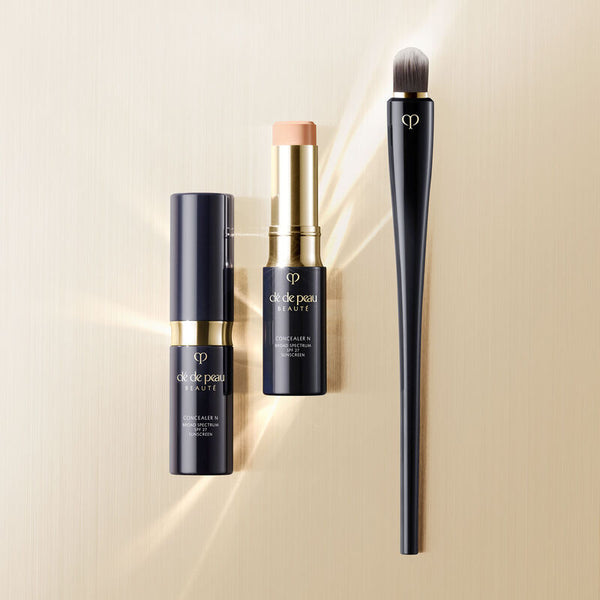 Clé de Peau Beauté Concealer Brush