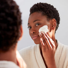 Load image into Gallery viewer, Clé de Peau Beauté Softening Cleansing Foam
