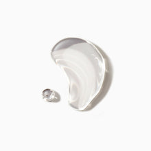 Load image into Gallery viewer, Clé de Peau Beauté Le Serum
