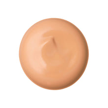 Load image into Gallery viewer, Clé de Peau Beauté Radiant Cream Foundation BF20 Light Medium Buff
