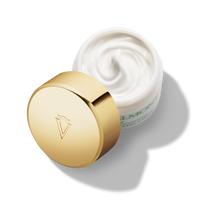 Load image into Gallery viewer, Moisturizing with a Mask
